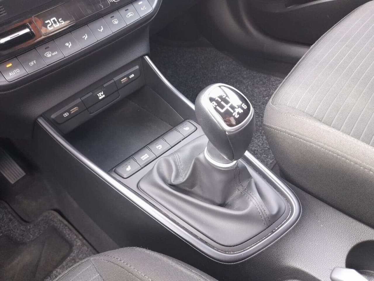 Hyundai i20 - zdjęcie 7