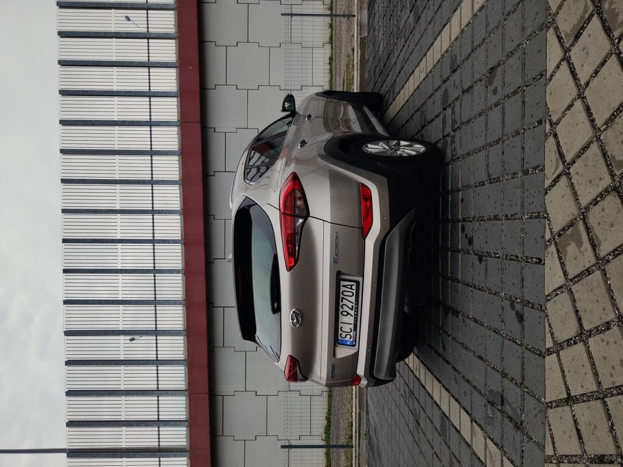 Hyundai Tucson - zdjęcie 11