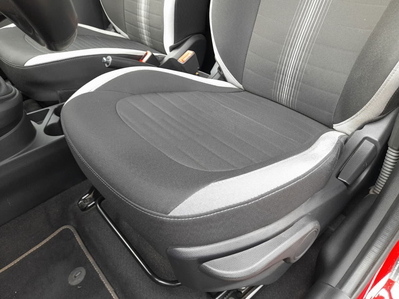Hyundai i10 - zdjęcie 13